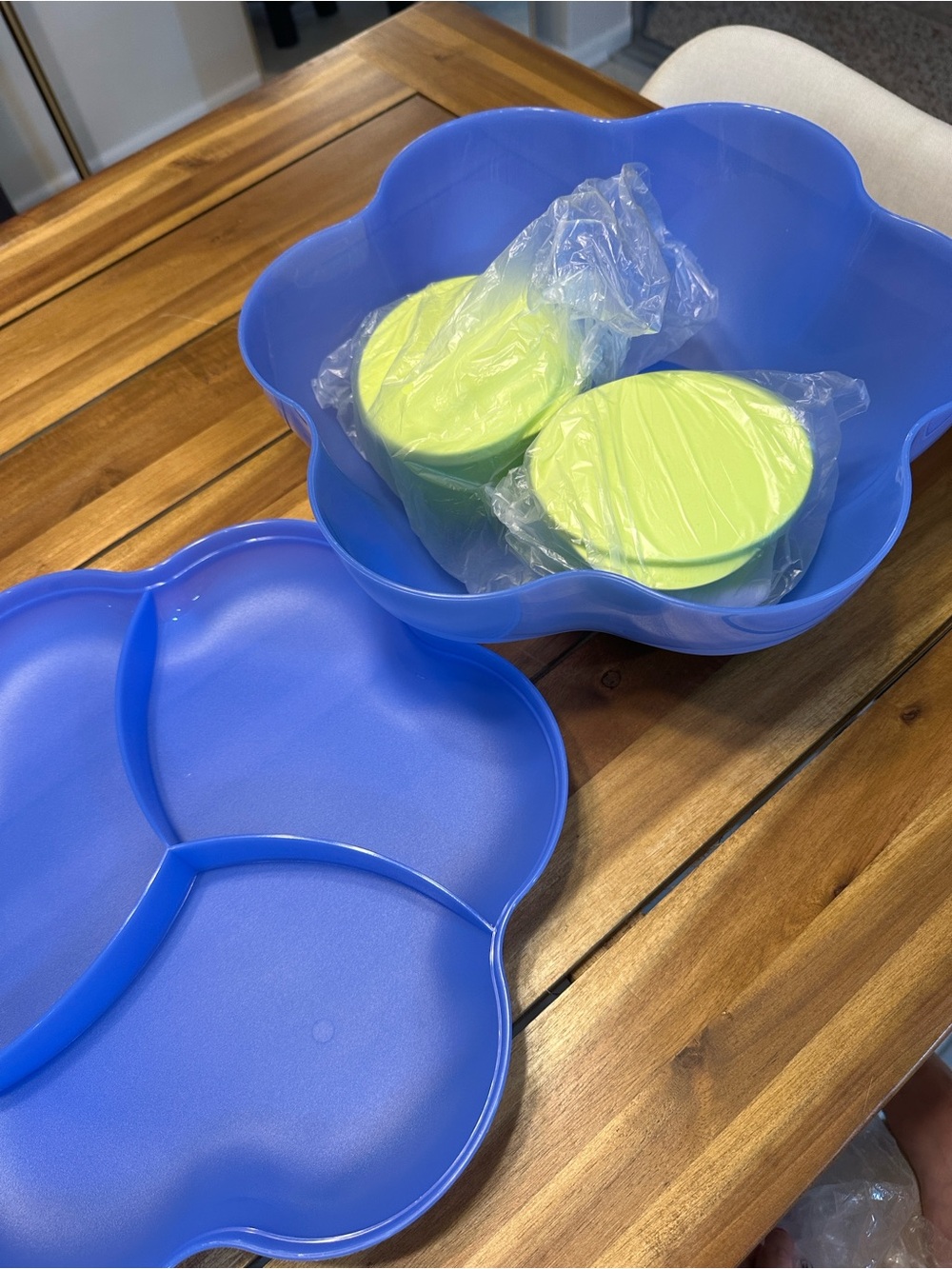 Tupperware Chip n Dip Set - Picture 4 of 4